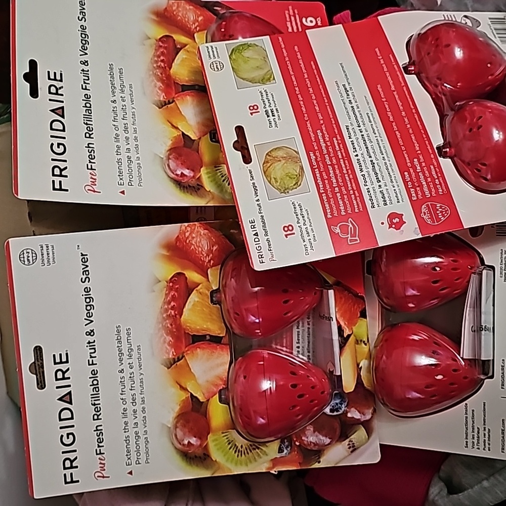 Frigidaire PureFresh Universal Fruit Veggie Refillable Produce Saver x2 New $30